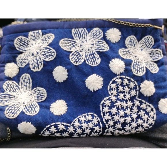 Embroidered Handbag Purse Navy White Flowers Metal‎ Chain Blue Cactus Makeup Bag - Picture 3 of 7